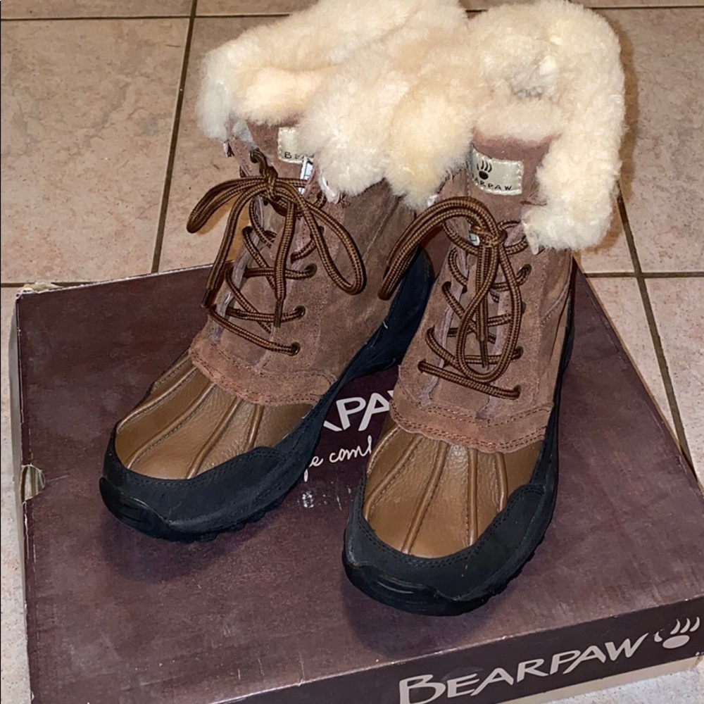 Bearpaw Stowe size 7 duck boot